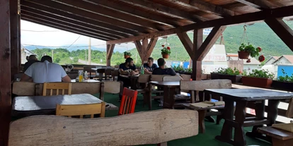 Reisemobilstellplatz - Umgebungsschwerpunkt: am Land - Kruševo - Restaurant - 300 m. entfert - Camping lika