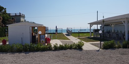 Reisemobilstellplatz - Bademöglichkeit für Hunde - Italien - Agricamping Noara Beach 