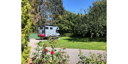 Place de parking pour camping-car - Heimbach (Düren) - Stellplatz auf Splitt an der Wiese
Auffahrkeile erforderlich  - Garten-Camping auf Privatgrundstück in der #Eifel