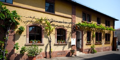 Motorhome parking space - Restaurant - Schwanheim - Hambacher Schloss-Kellerei