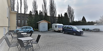 Motorhome parking space - Art des Stellplatz: eigenständiger Stellplatz - Mitterteich - Stellplatz Relax Františkovy Lázně