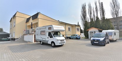Motorhome parking space - WLAN: am ganzen Platz vorhanden - Wunsiedel - Stellplatz Relax Františkovy Lázně