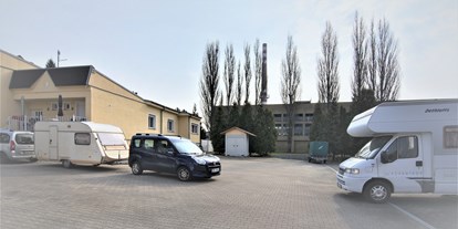 Motorhome parking space - Art des Stellplatz: eigenständiger Stellplatz - Mitterteich - Stellplatz Relax Františkovy Lázně