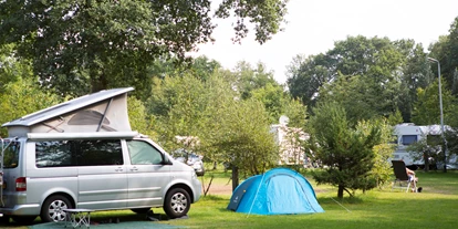 Reisemobilstellplatz - Wohnwagen erlaubt - Agelo - Camping de Haer , Am rande von Ootmarsum