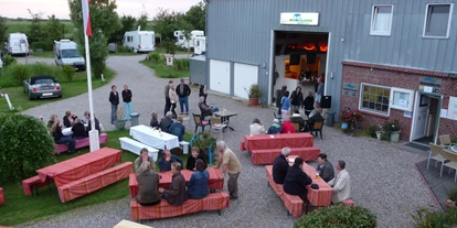 Place de parking pour camping-car - Frischwasserversorgung - Reußenköge - Das WomoLand-Nordstrand:
Unsere Event-Scheune - WoMoland Nordstrand