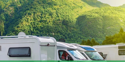 Parkeerplaats voor camper - Umgebungsschwerpunkt: Meer - Italië - Symbolbild - Camping, Stellplatz, Van-Life - Area sosta Ippocamper