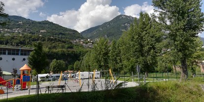 Motorhome parking space - Spielplatz - Italy - Area sosta Costa Volpino