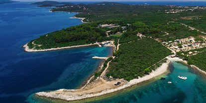 Reisemobilstellplatz - Umgebungsschwerpunkt: Meer - Zadar - Šibenik - Campingplatz Ugljan ****