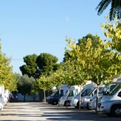 Espacio de estacionamiento para vehículos recreativos - Valencia Camper Park SL