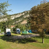 Espacio de estacionamiento para vehículos recreativos - Camping Grumèl