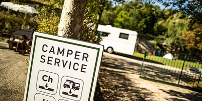 Place de parking pour camping-car - Frischwasserversorgung - Ronzo-Chienis - Camping Grumèl