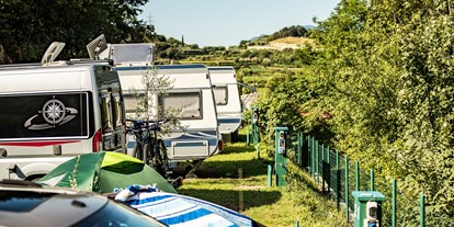 Motorhome parking space - Stromanschluss - Camping Grumèl