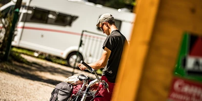 Place de parking pour camping-car - Frischwasserversorgung - Ronzo-Chienis - Camping Grumèl