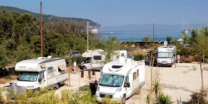 Parkeerplaats voor camper - Frischwasserversorgung - Toscane - Stellplatz 50 meter von sandstrand - Centro Balneare La Perla "Elba In Camper"