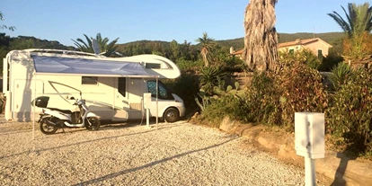 Place de parking pour camping-car - Stromanschluss - Toscane - Stellplatz - Centro Balneare La Perla "Elba In Camper"
