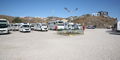 Motorhome parking space - Duschen - Spain - Campar Area Milucar