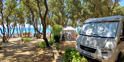Reisemobilstellplatz - Umgebungsschwerpunkt: Meer - Kroatien - Die Parzellen sind auf drei Zonen verteilt und haben eine Fläche bis zu 140 m2.  - Camping Strasko ****