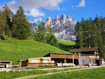 Plaza de aparcamiento para autocaravanas - Umgebungsschwerpunkt: am Land - Trentino-Tirol del Sur - Zum Gletscherhans
