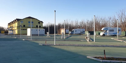 Plaza de aparcamiento para autocaravanas - Serbia - West Camp Bg Belgrad