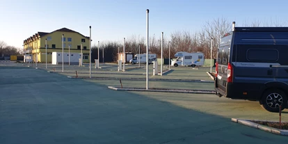 Plaza de aparcamiento para autocaravanas - Serbia - West Camp Bg Belgrad