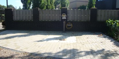 Motorhome parking space - Hunde erlaubt: Hunde erlaubt - Netherlands - Wohnmobil Entsorgung - Camping  en Camperplaats Hitjesvijver