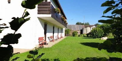 Reisemobilstellplatz - Umgebungsschwerpunkt: Berg - Dieterskirchen - Pension (Sonnenschein Waidhaus): Balkon oder Terrasse an der Süd-West- Seite - Haus Sonnenschein