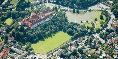 Reisemobilstellplatz - Bissendorf - Bad Iburg, Luftbild mit Schloss - Stellplatz am Charlottenburger Ring