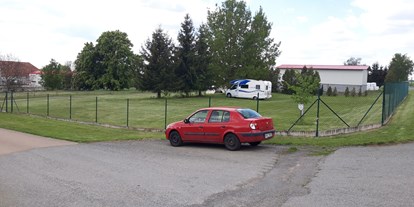 Motorhome parking space - WLAN: nur um die Rezeption vorhanden - Vysoká Libyně - Farma Janko