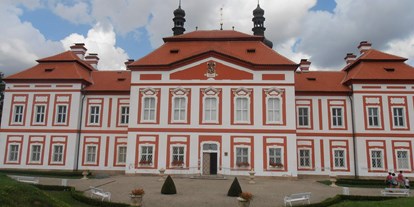 Reisemobilstellplatz - Vysoká Libyně - Museum und Galerie in Mariánská Týnice ( 9 km) - Farma Janko