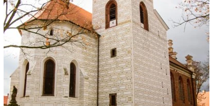Reisemobilstellplatz - Angelmöglichkeit - Tschechien - Kirche St. Peter und Paul in Kralovice (6 km) - Farma Janko