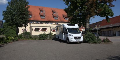 Motorhome parking space - WLAN: nur um die Rezeption vorhanden - Simmershofen - Brauerei & Gasthof & Hotel Landwehr-Bräu