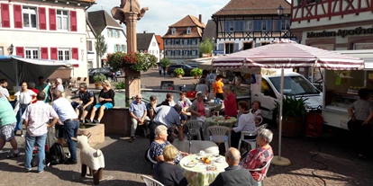 Motorhome parking space - Umgebungsschwerpunkt: Stadt - Ettenheim - Jeden Freitag ist Wochenmarkt - Wohnmobilstellplatz Ettenheim