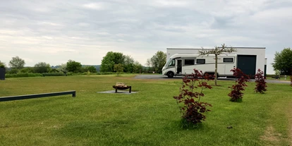 Place de parking pour camping-car - Rabenau (Landkreis Sächsische Schweiz) - Auch große kommen gut zurecht 🦋 - Zur Platane Mohorn 