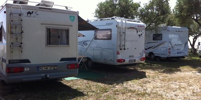 Motorhome parking space - Bademöglichkeit für Hunde - Albania - Camping Kranea
