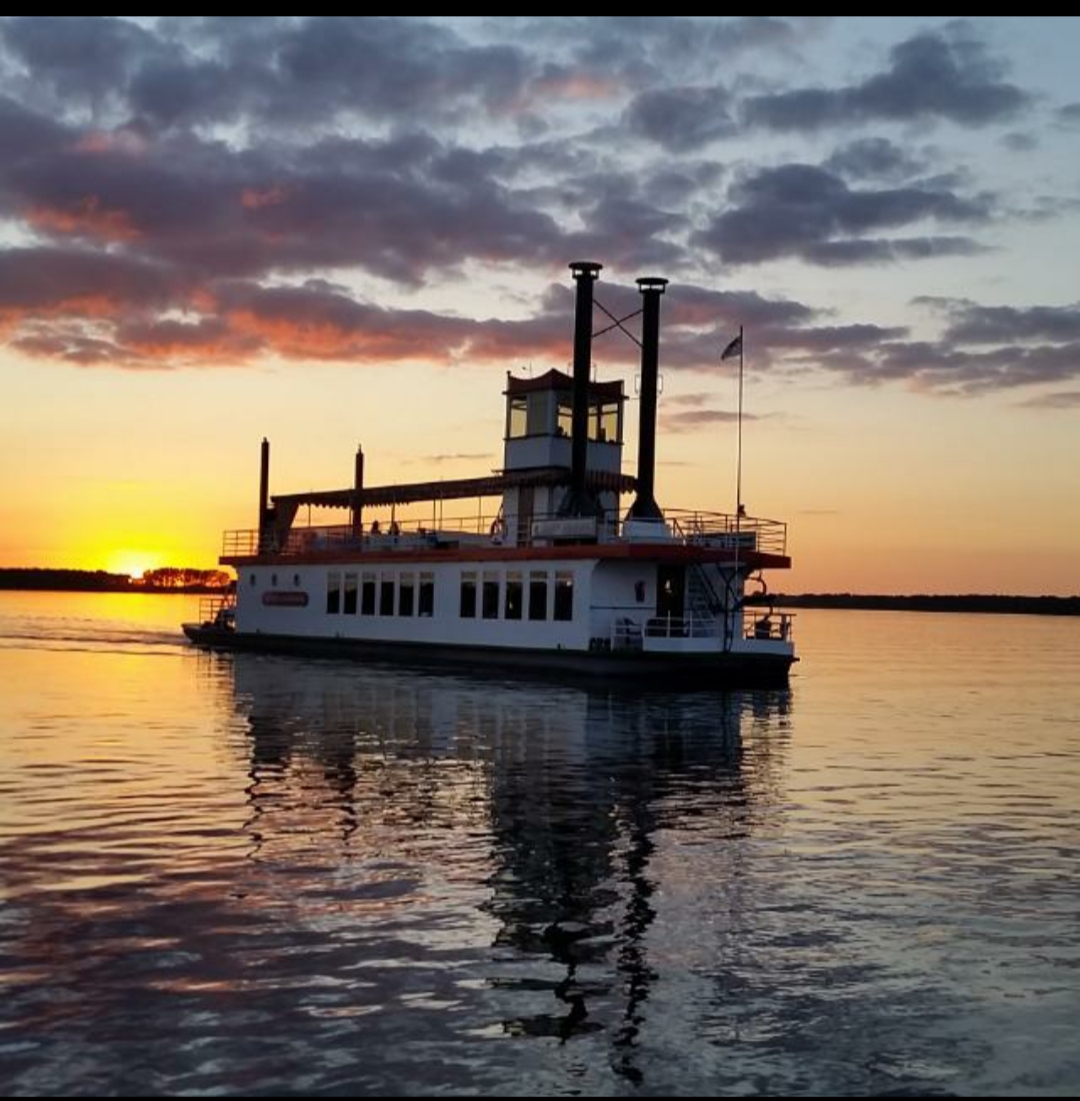 área de autocaravanas - Fahrgastschiff Queen Arendsee - Caravan Stellplatz "Seelöwe"