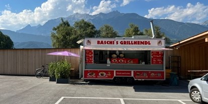 Motorhome parking space - Restaurant - Pradl - Stellplatz Plankenhof / Wohnmobilstellplatz Tirol 
