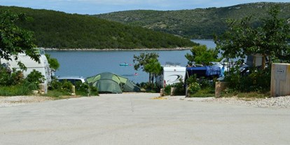 Motorhome parking space - Angelmöglichkeit - Dalmatia - Camp Mandarino