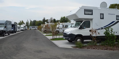 Reisemobilstellplatz - Wohnwagen erlaubt - Rhönblick - Reisemobilstellplatz an der FrankenTherme Bad Königshofen