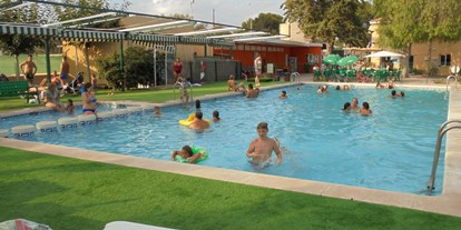 Motorhome parking space - Restaurant - Costa Blanca - Schwimmbad_2 - Camping El Jardin