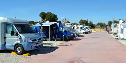 Plaza de aparcamiento para autocaravanas - Villajoyosa - Camping El Jardin