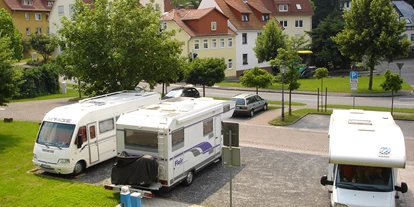Parkeerplaats voor camper - Art des Stellplatz: eigenständiger Stellplatz - Niestetal - Stellplatz am Diebesturm