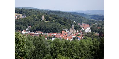 Reisemobilstellplatz - Frammersbach - Premium-Wanderwege rund um die nahe Burgruine Stolzenberg und durch den Bad Sodener Stadtwald sowie die angrenzenden Spessarthöhen. - Wohnmobilstellplatz am Kurpark