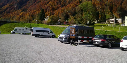 Parkeerplaats voor camper - Matt (Glarus Süd) - Luchsingen beim Bahnhof