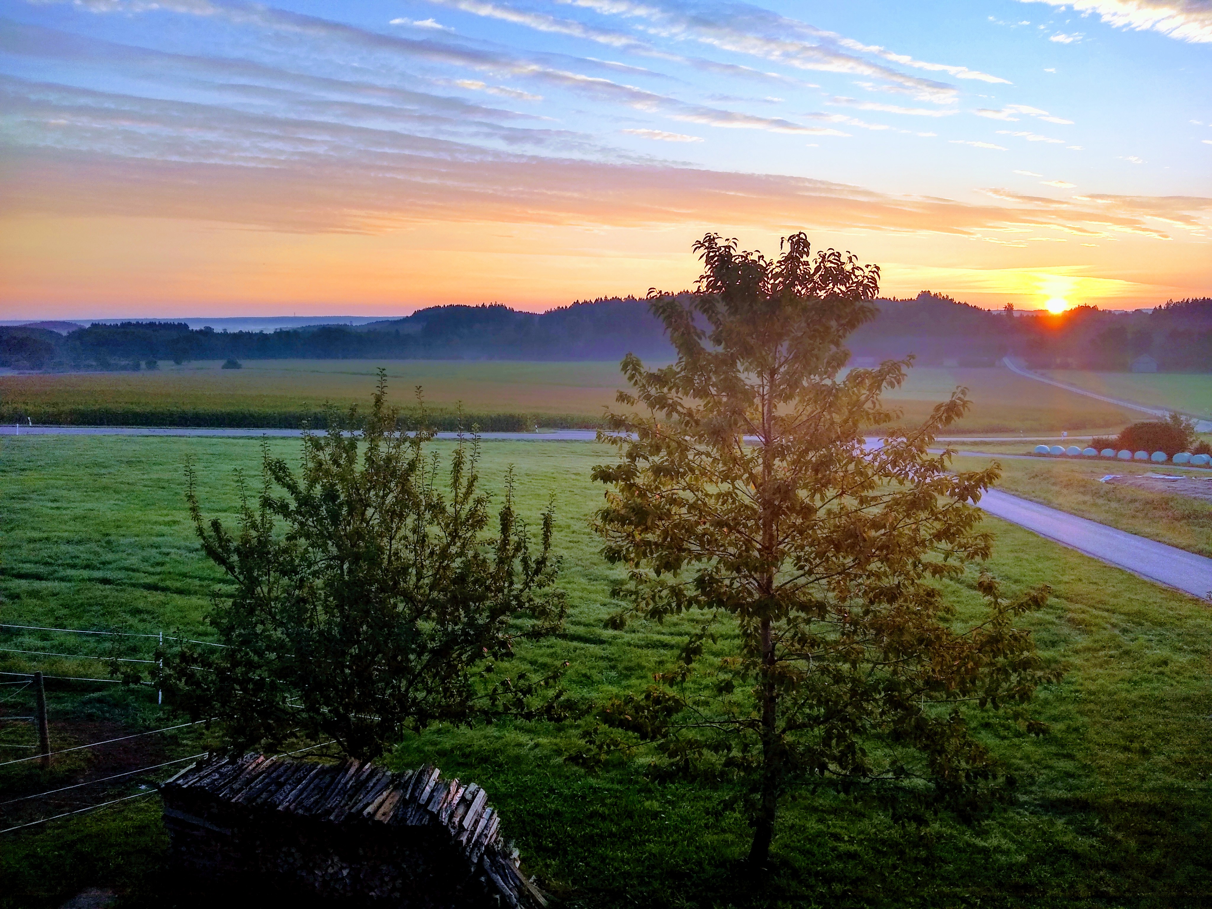 Wohnmobilstellplatz - Sonnenaufgang im September - Privatstellplatz idyllisch