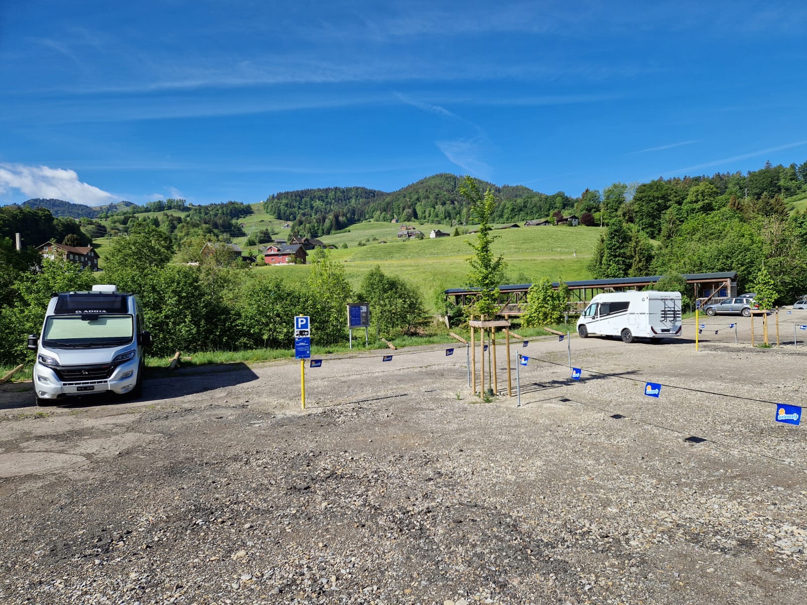 Wohnmobilstellplatz - Der begrünte Parkplatz - Stellplatz Parkplatz Wolzenalp