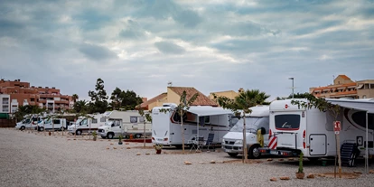 Parkeerplaats voor camper - Stromanschluss - Costa de Almería - parcelas - Camper Park Roquetas