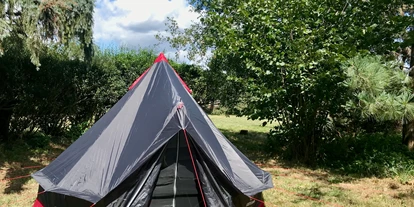 Parkeerplaats voor camper - Grauwasserentsorgung - Bertingen - Unser ständiges Zelt mit 2 Schlafpritschen. - Naturhof Camping