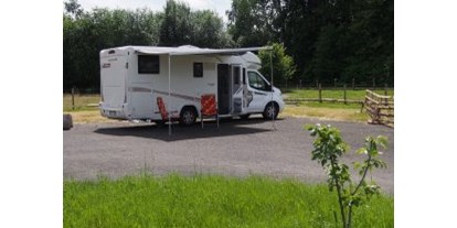 Reisemobilstellplatz - Wohnwagen erlaubt - Holetín - Mikrofarma Holetín