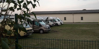 Place de parking pour camping-car - Art des Stellplatz: Sportstätte - Saxe - Wohnmobilstellplatz Radebeul