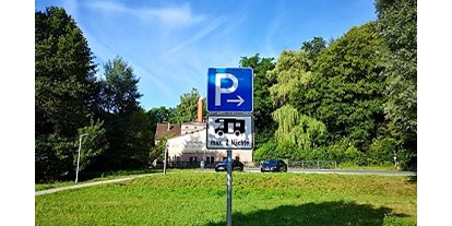 Motorhome parking space - Art des Stellplatz: Sportstätte - Frammersbach - Wohnmobil-Stellplatz Frammersbach